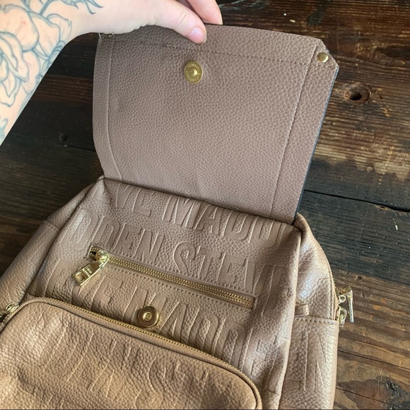 Steve Madden light Carmel brown vegan leather backpack gold details multi pocket - Picture 3 of 7